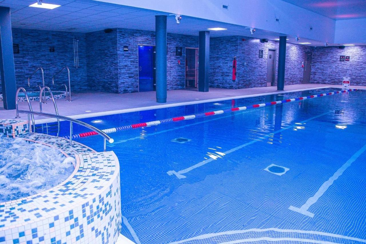 Village Hotel Bracknell Kültér fotó
