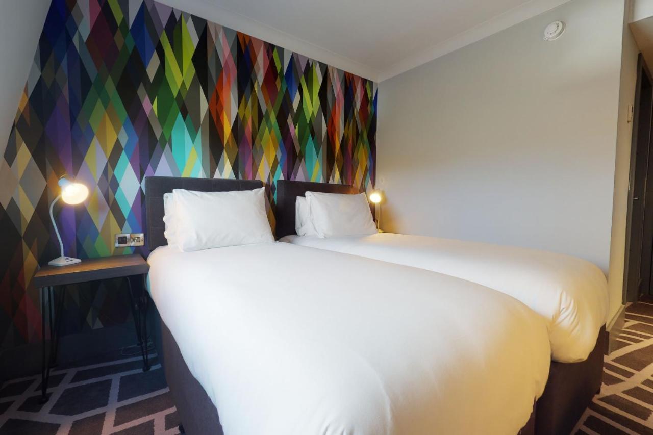 Village Hotel Bracknell Kültér fotó