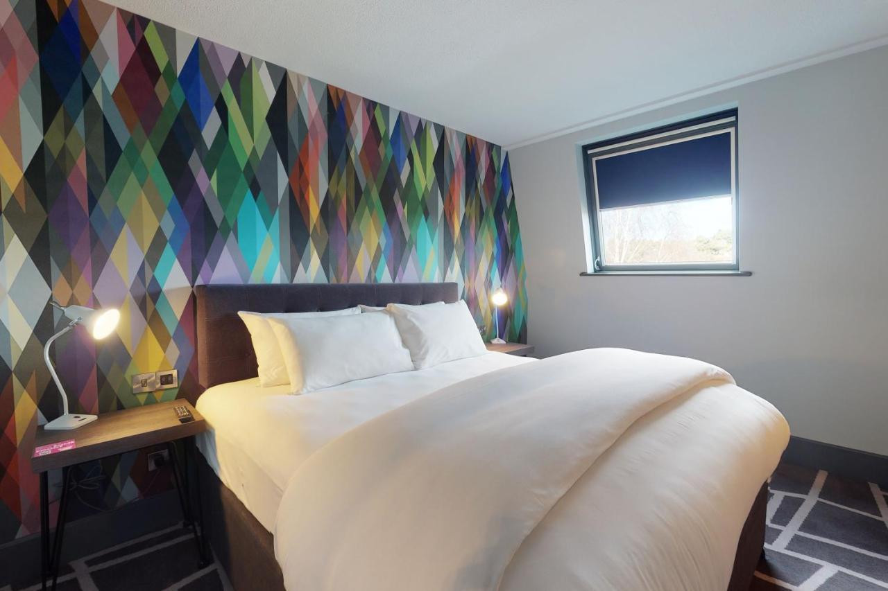 Village Hotel Bracknell Kültér fotó
